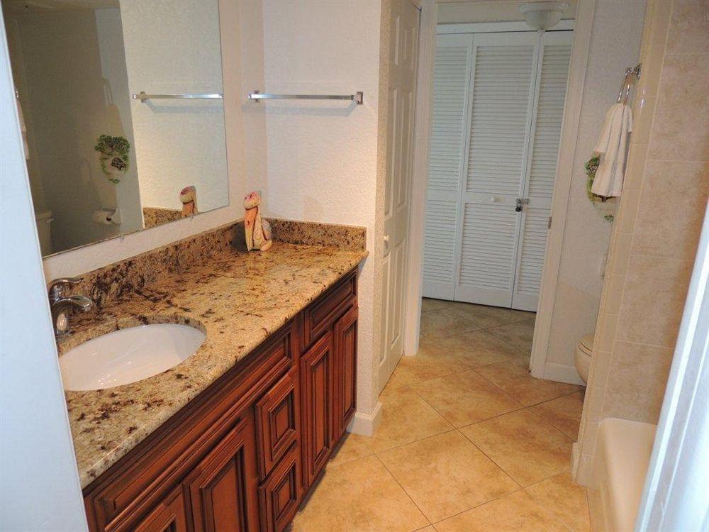 Westwinds Waterfront Resort St. Pete Beach Exteriör bild