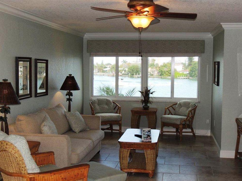 Westwinds Waterfront Resort St. Pete Beach Exteriör bild