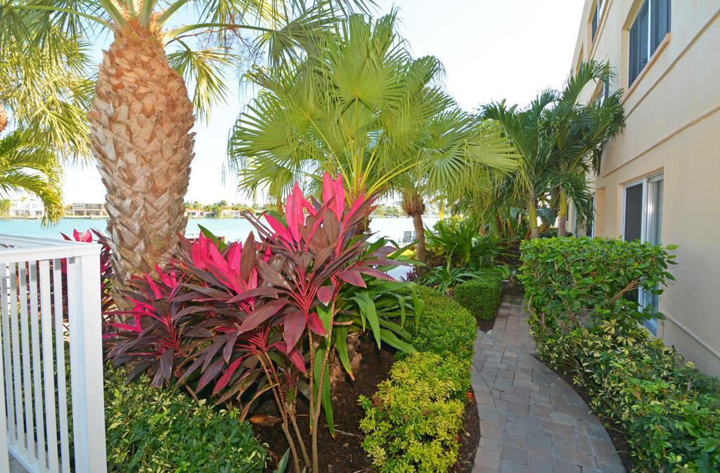 Westwinds Waterfront Resort St. Pete Beach Exteriör bild