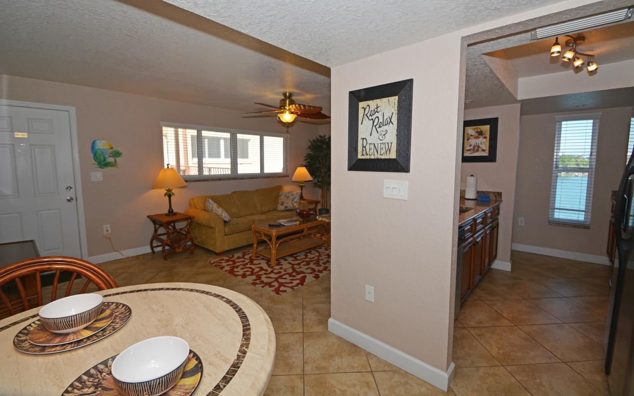 Westwinds Waterfront Resort St. Pete Beach Exteriör bild