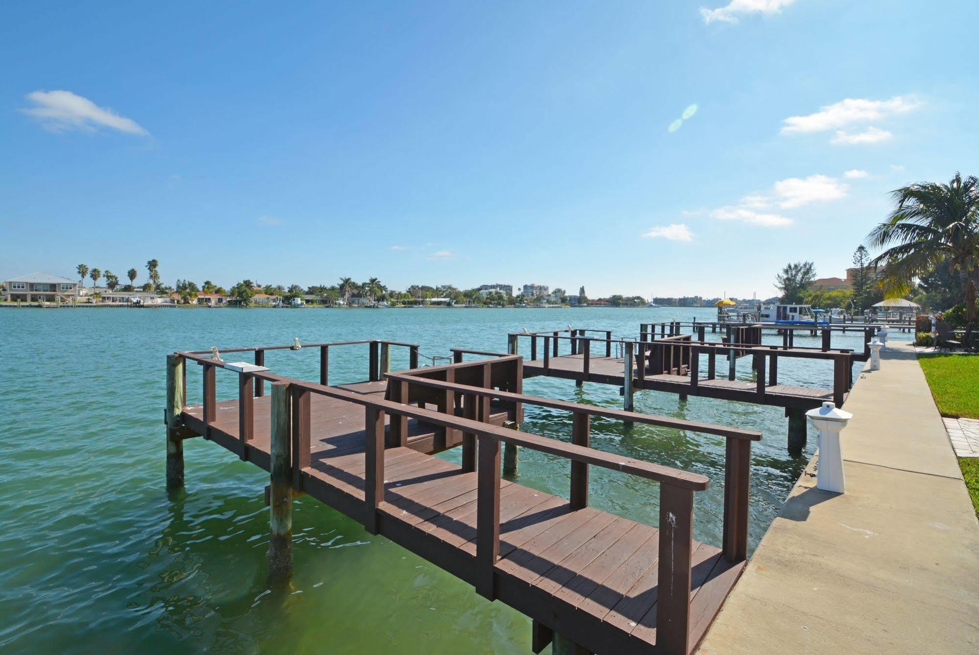 Westwinds Waterfront Resort St. Pete Beach Exteriör bild