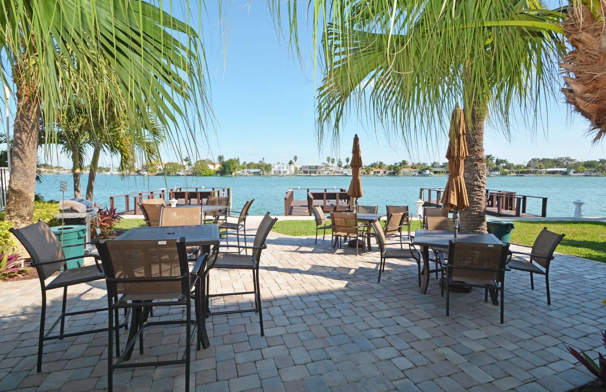 Westwinds Waterfront Resort St. Pete Beach Exteriör bild